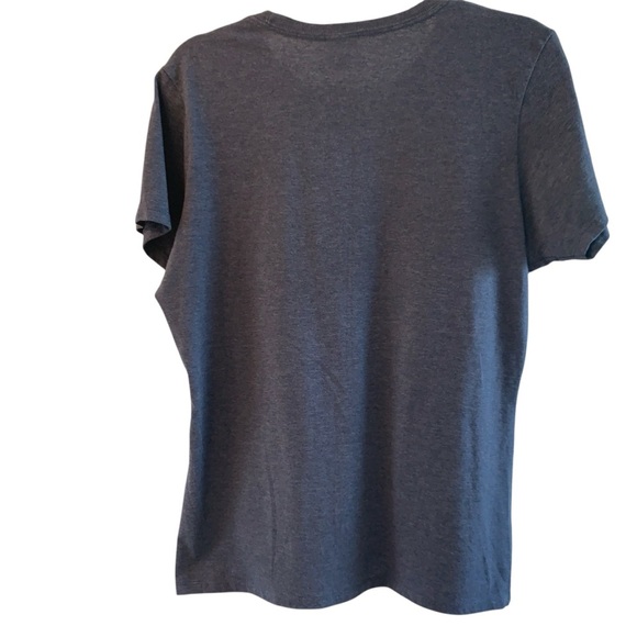 Port & Company Gray Graphic T-Shirt “Mom of 2 Boys" Low Battery Size XL - Picture 4 of 4